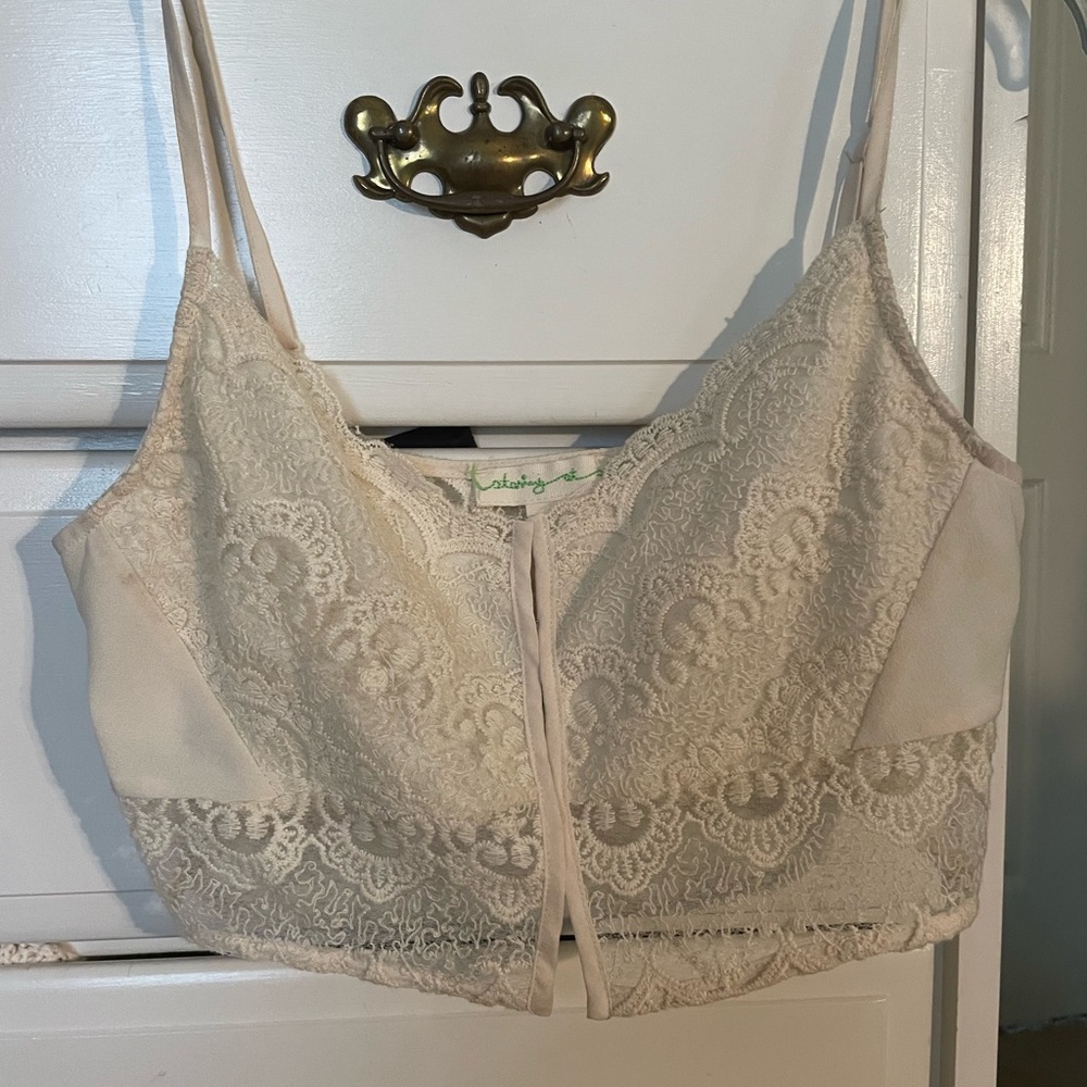 lace eyelet crop top from UO perfect for festivals!